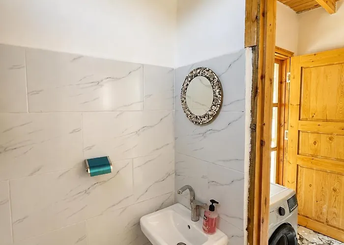 شقة Bedro Rooftop Studio 2 Private Balcony & Sea View 1 Min To Beach