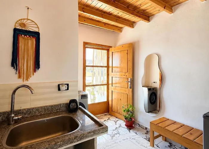 شقة Bedro Rooftop Studio 2 Private Balcony & Sea View 1 Min To Beach دهب